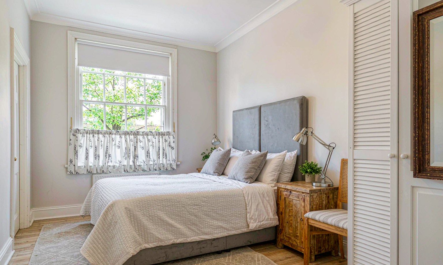 Comfortable bedroom in a short-term stay apartment